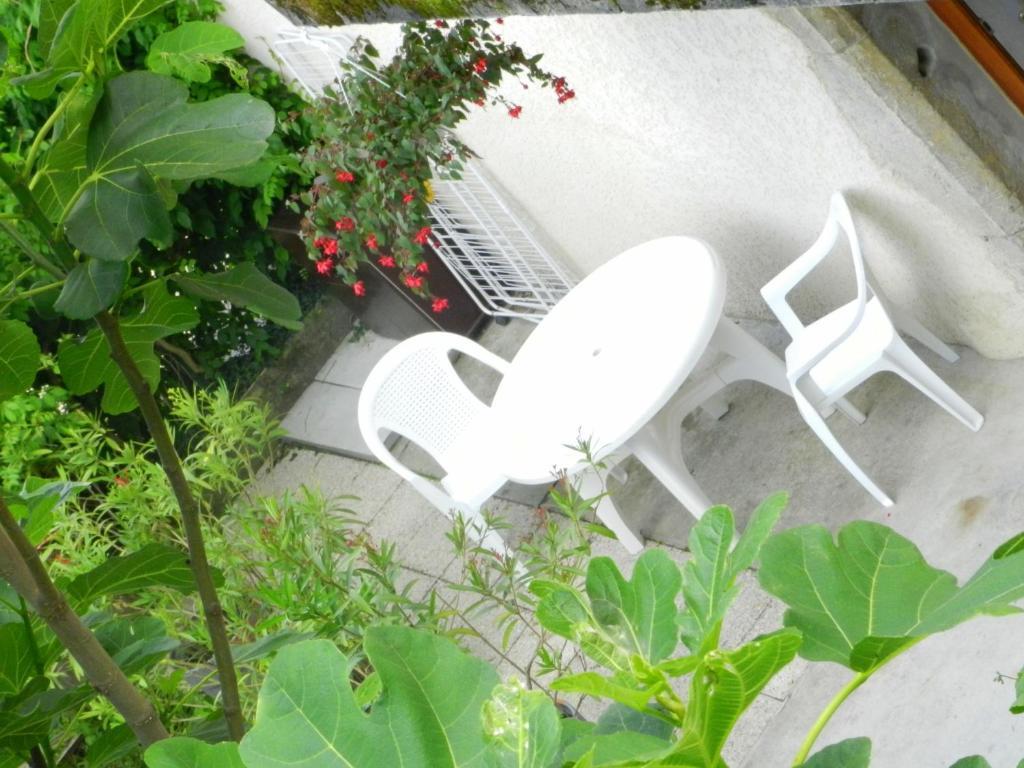 Gite Les Platanes Sainte-Helene-du-Lac Room photo